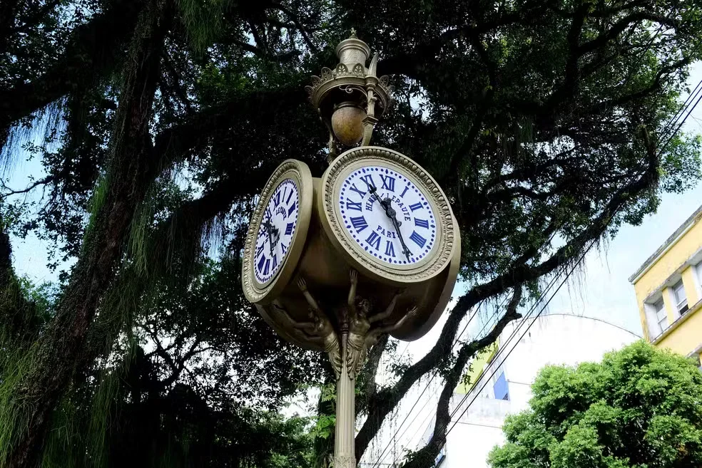 Relógio de São Pedro, referência próxima à unidade Centro