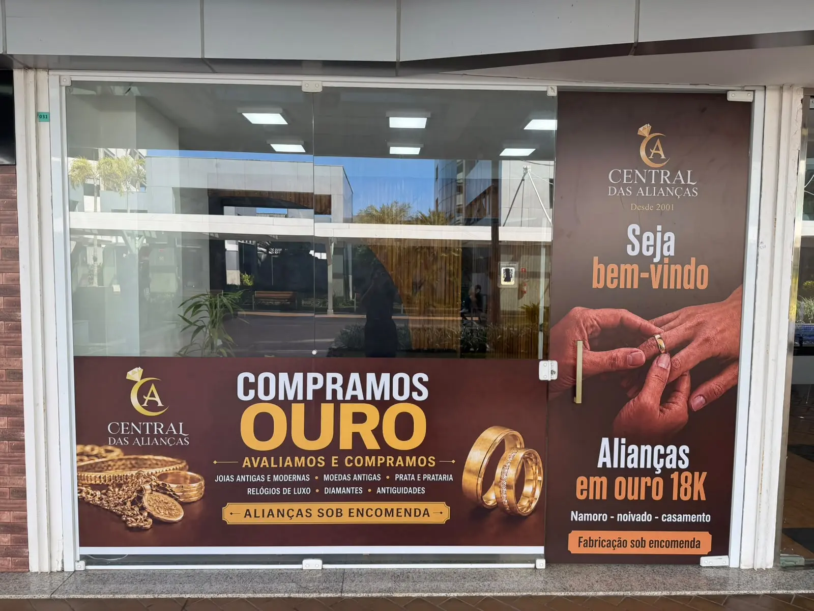Fachada real da Central das Alianças no Hangar Business Park